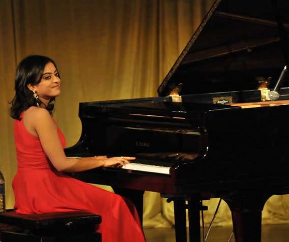 female piano player udaipur